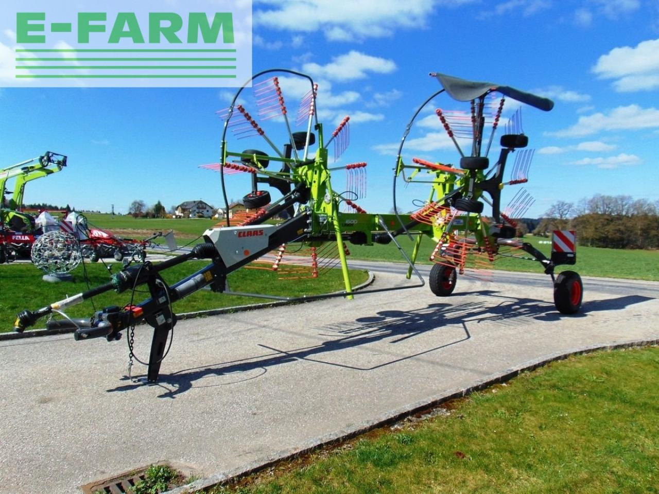 CLAAS liner 1600 - Faneuse: photos 1 CLAAS liner 1600 - Faneuse: photos 1