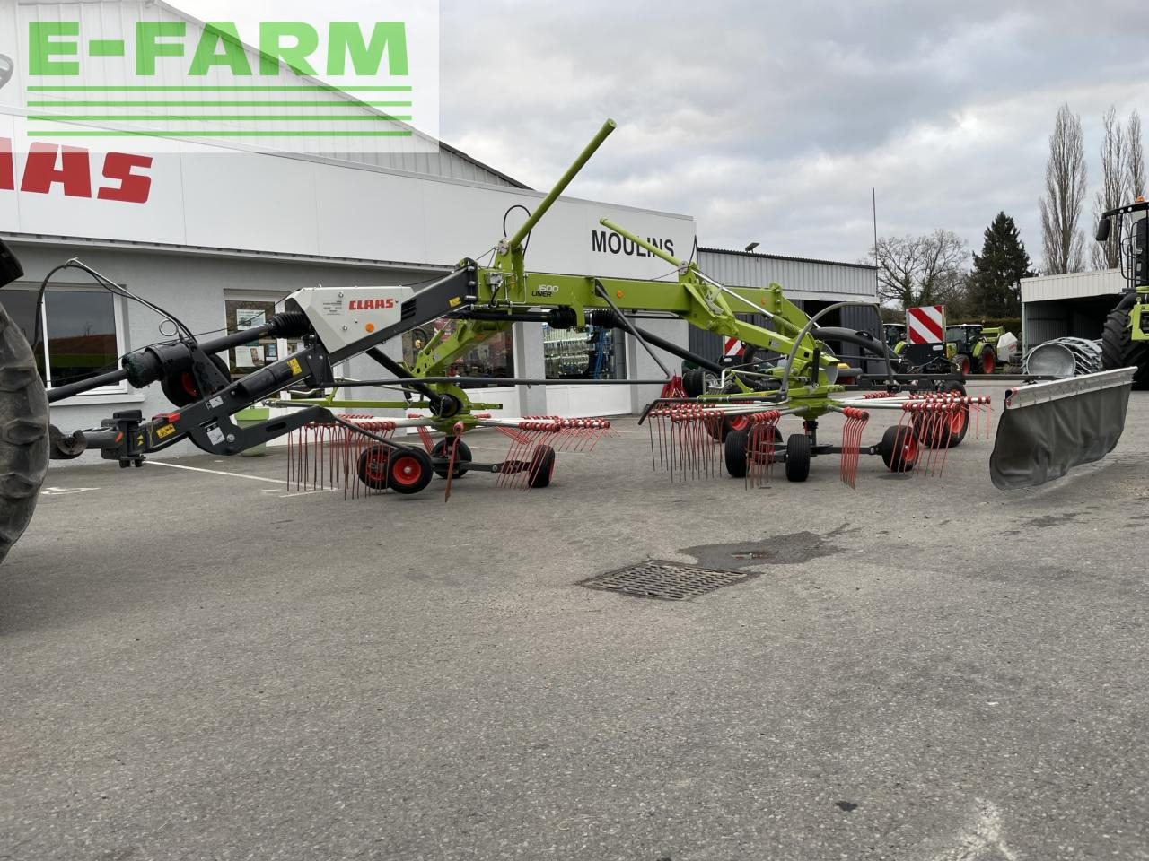 CLAAS liner 1600 - Faneuse: photos 1 CLAAS liner 1600 - Faneuse: photos 1