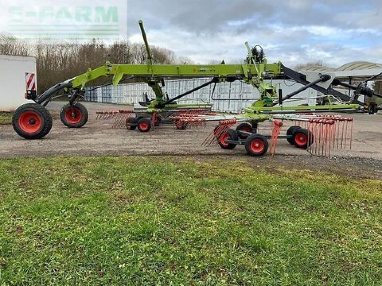 CLAAS liner 1800 - Faneuse: photos 5 CLAAS liner 1800 - Faneuse: photos 5