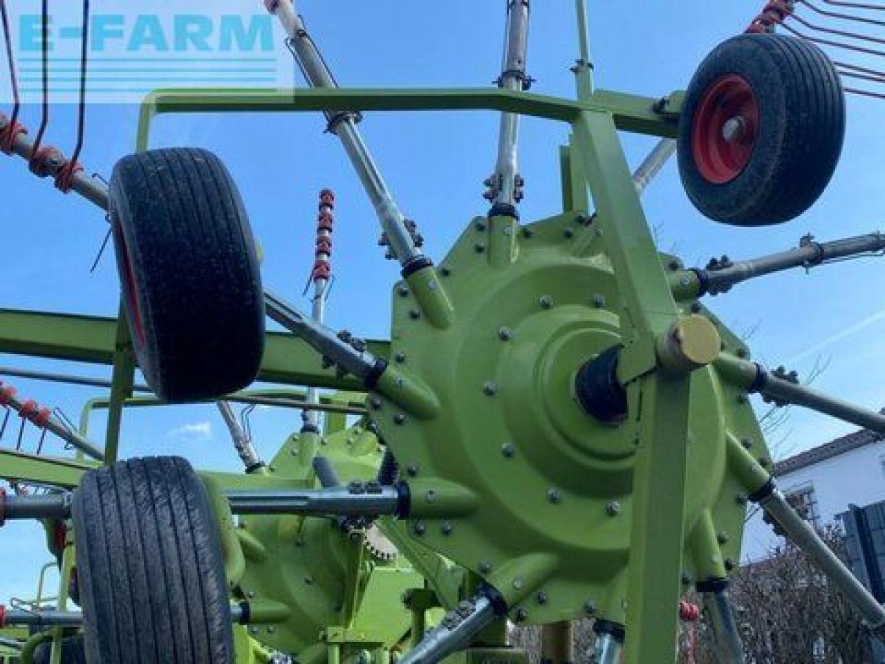 CLAAS liner 3000 - Faneuse: photos 5 CLAAS liner 3000 - Faneuse: photos 5