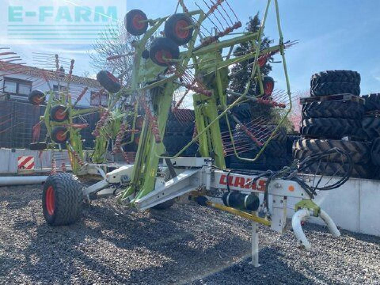 CLAAS liner 3000 - Faneuse: photos 1 CLAAS liner 3000 - Faneuse: photos 1