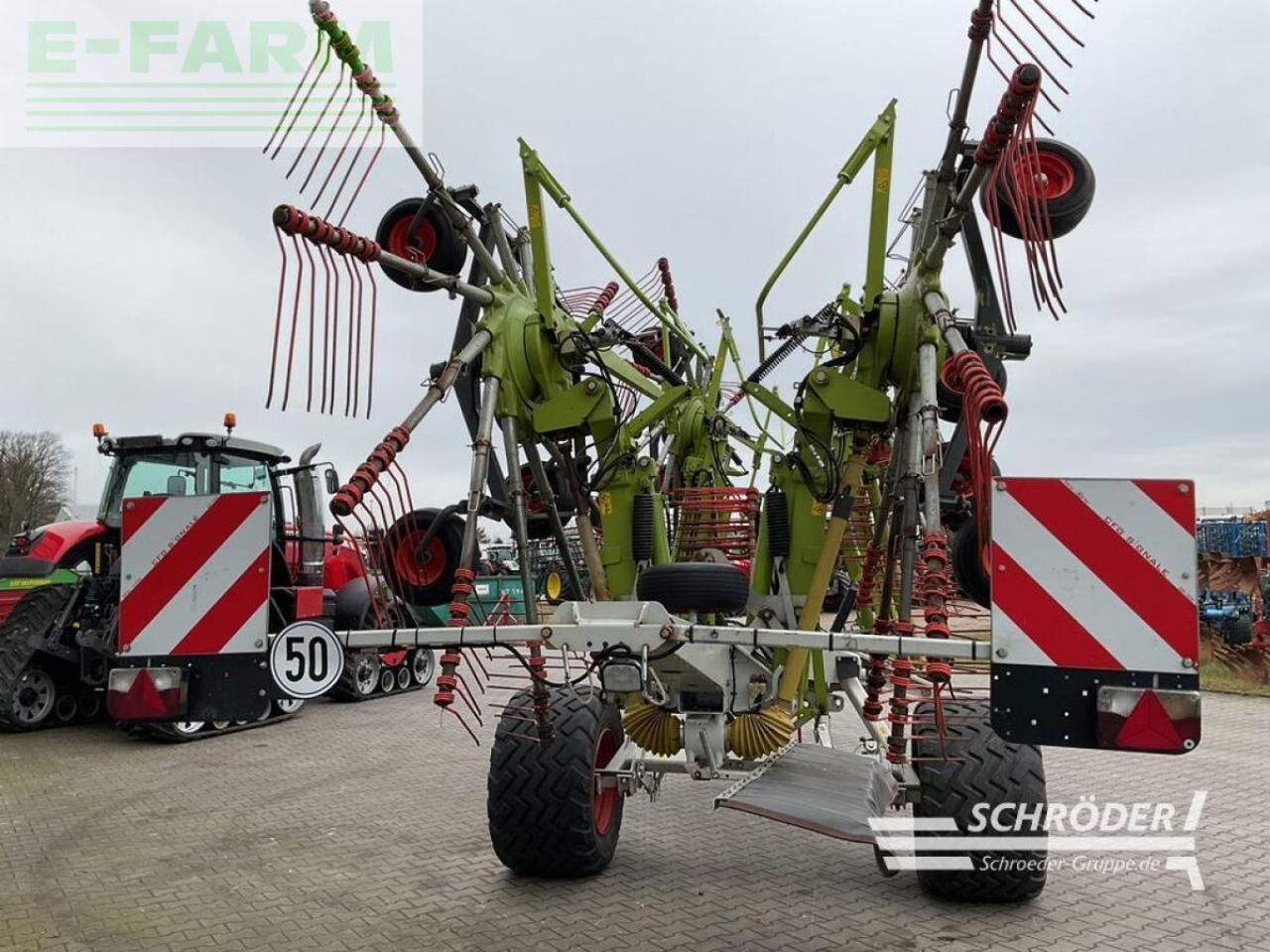 CLAAS liner 3600 - Faneuse: photos 4 CLAAS liner 3600 - Faneuse: photos 4