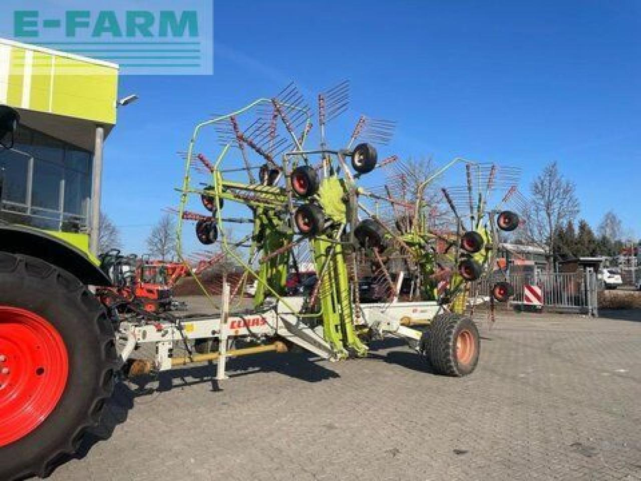 CLAAS liner 3600 - Faneuse: photos 1 CLAAS liner 3600 - Faneuse: photos 1