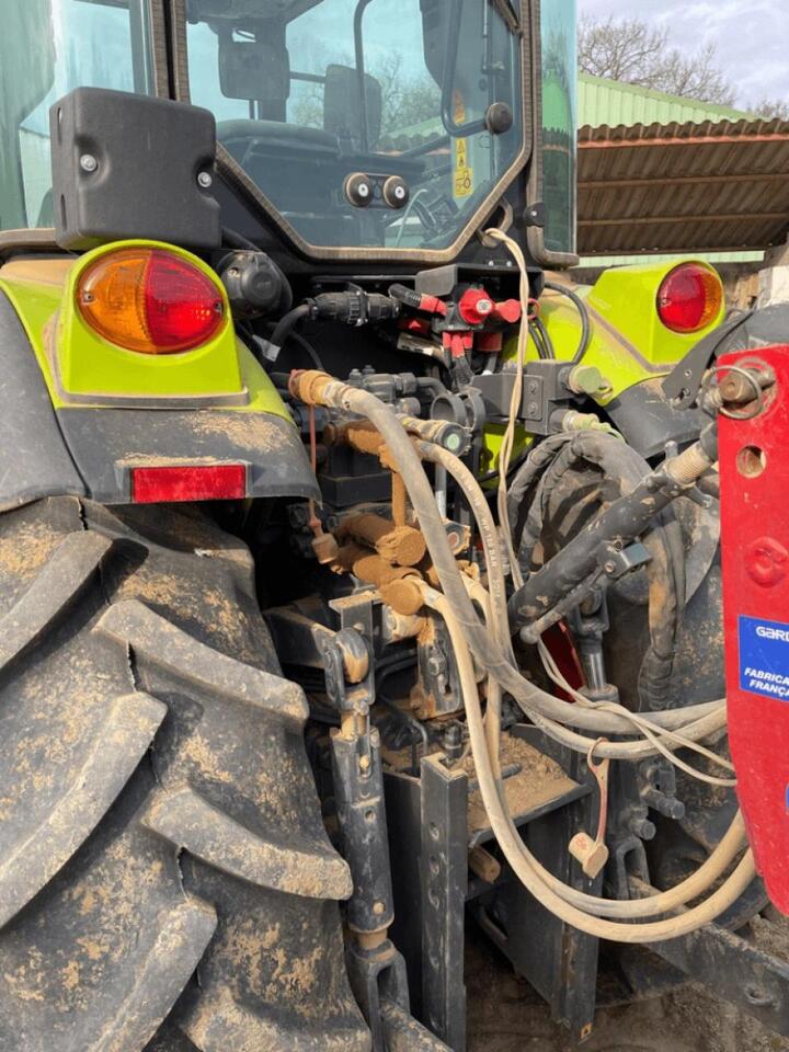 CLAAS nexos 230 ve - Tracteur agricole: photos 5 CLAAS nexos 230 ve - Tracteur agricole: photos 5