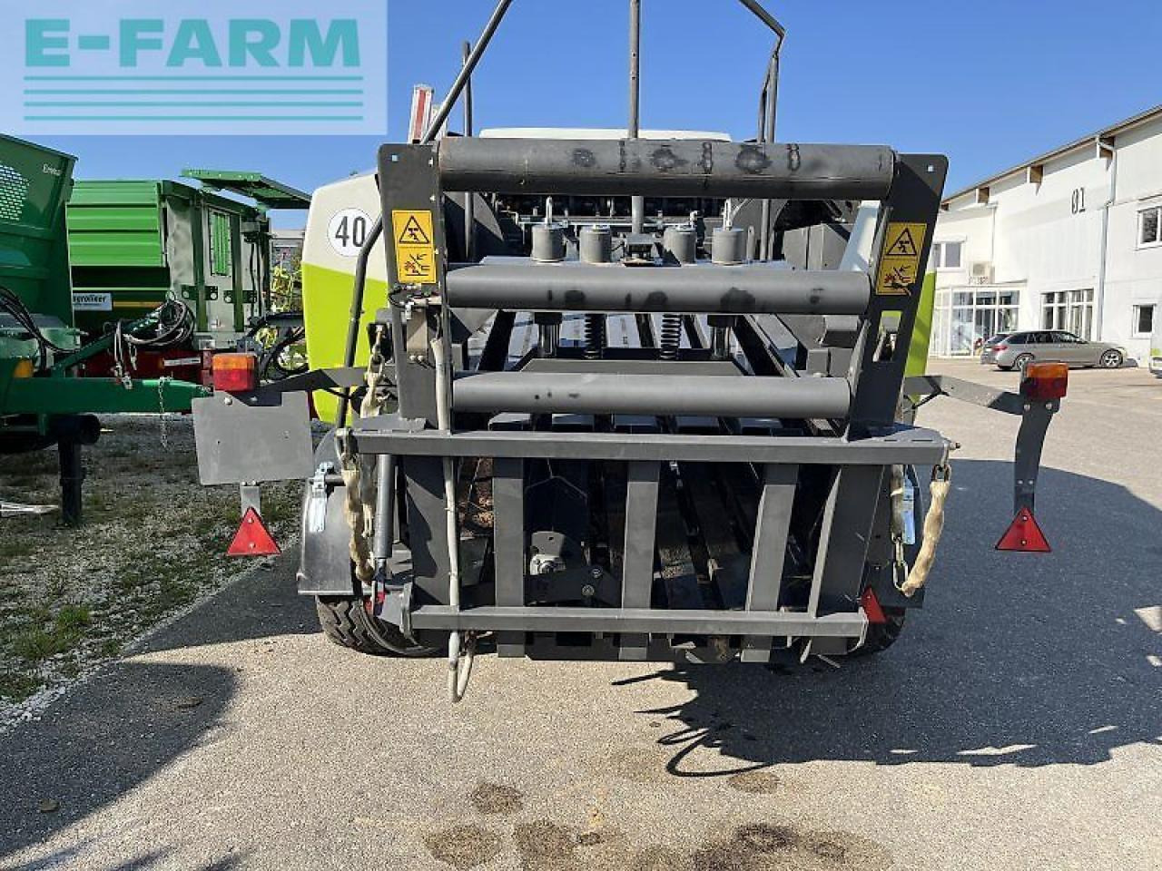 CLAAS quadrant 3200 rc tandem krassort vorabuhäcksler - Presse à balles cubiques: photos 3 CLAAS quadrant 3200 rc tandem krassort vorabuhäcksler - Presse à balles cubiques: photos 3