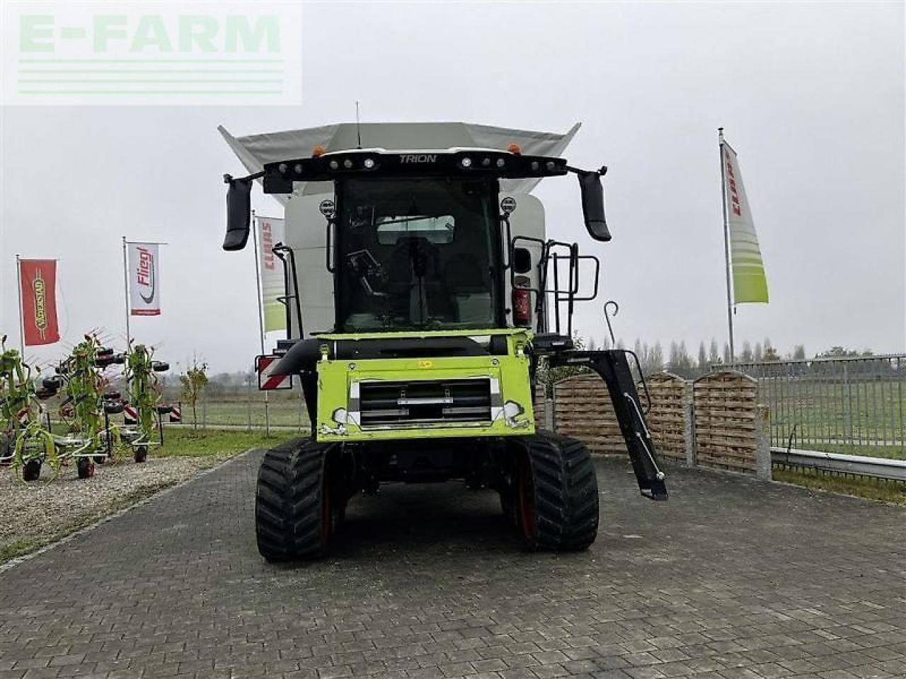 CLAAS trion 750 terra trac tt - Moissonneuse-batteuse: photos 2 CLAAS trion 750 terra trac tt - Moissonneuse-batteuse: photos 2