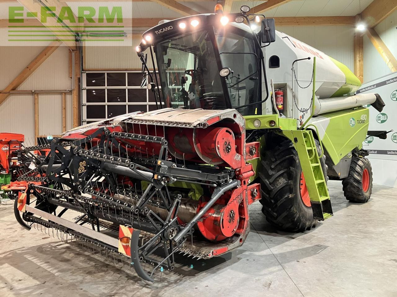 CLAAS tucano 430 - Moissonneuse-batteuse: photos 1 CLAAS tucano 430 - Moissonneuse-batteuse: photos 1