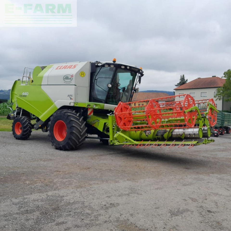 CLAAS tucano 440 - Moissonneuse-batteuse: photos 3 CLAAS tucano 440 - Moissonneuse-batteuse: photos 3