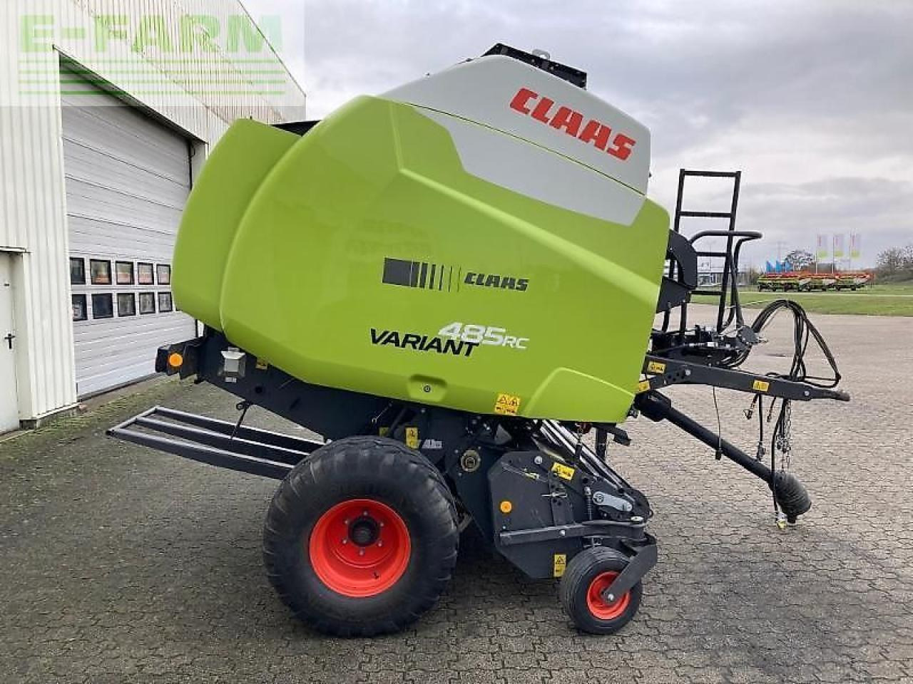 Presse à balles cubiques CLAAS variant 485 rc: photos 6