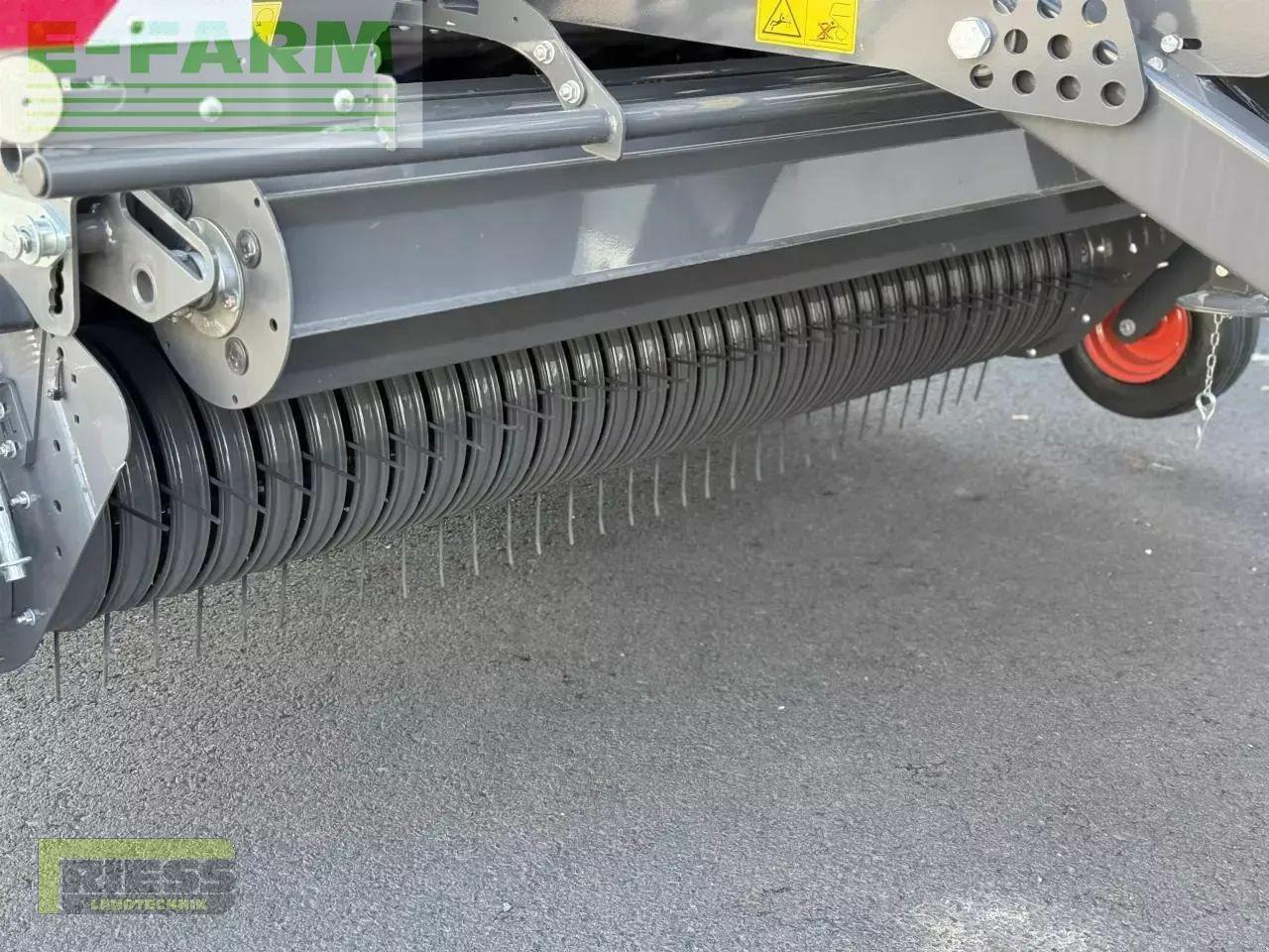 CLAAS variant 560 rc trend - Presse à balles cubiques: photos 4 CLAAS variant 560 rc trend - Presse à balles cubiques: photos 4