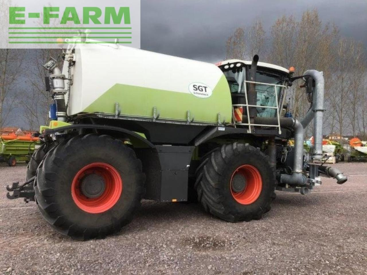 CLAAS xerion 3800 saddle trac SADDLE TRAC - Tracteur agricole: photos 4 CLAAS xerion 3800 saddle trac SADDLE TRAC - Tracteur agricole: photos 4