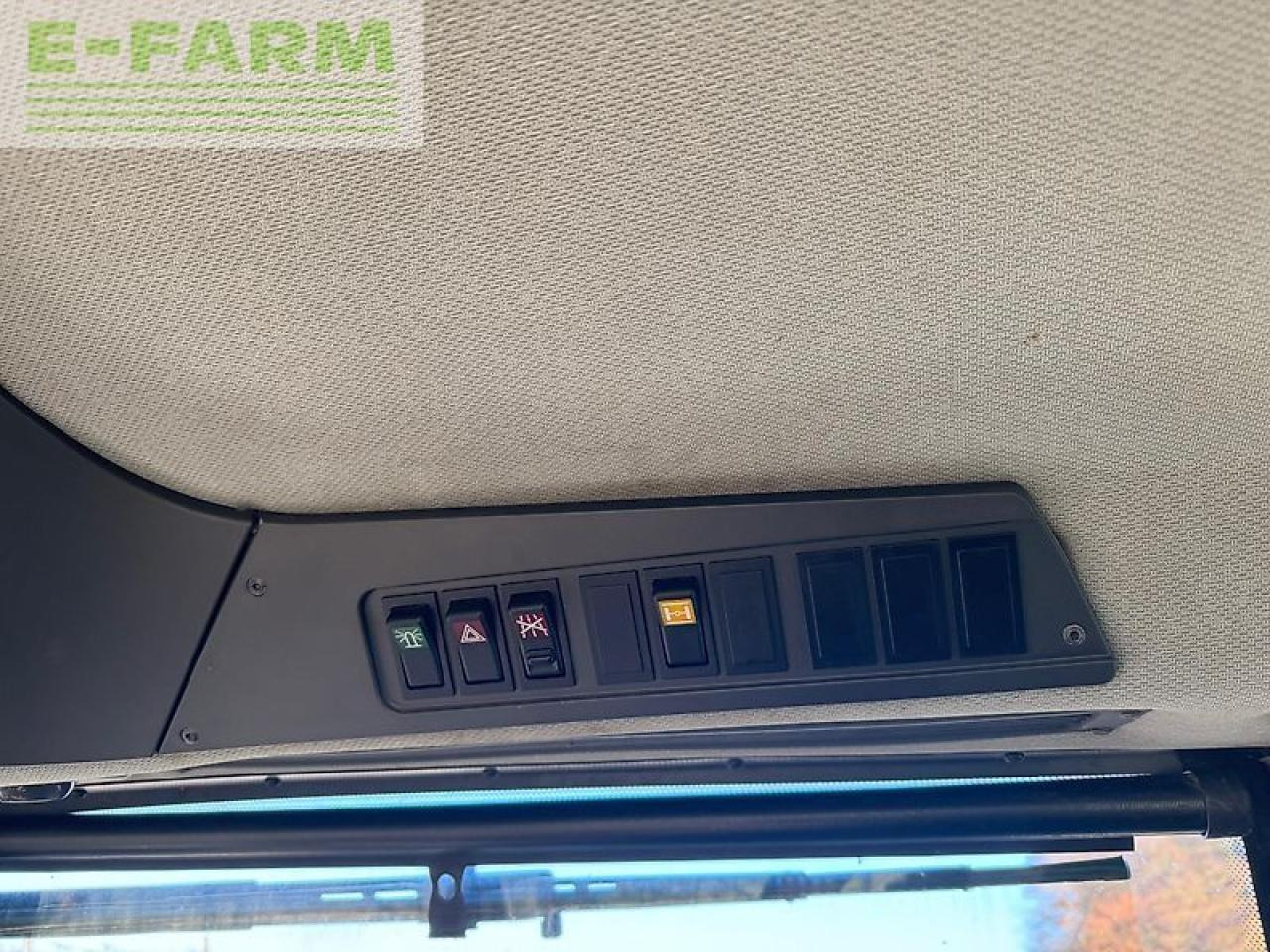 Tracteur agricole CLAAS xerion 3800 saddle trac mit sgt gülleaufbau SADDLE TRAC: photos 17