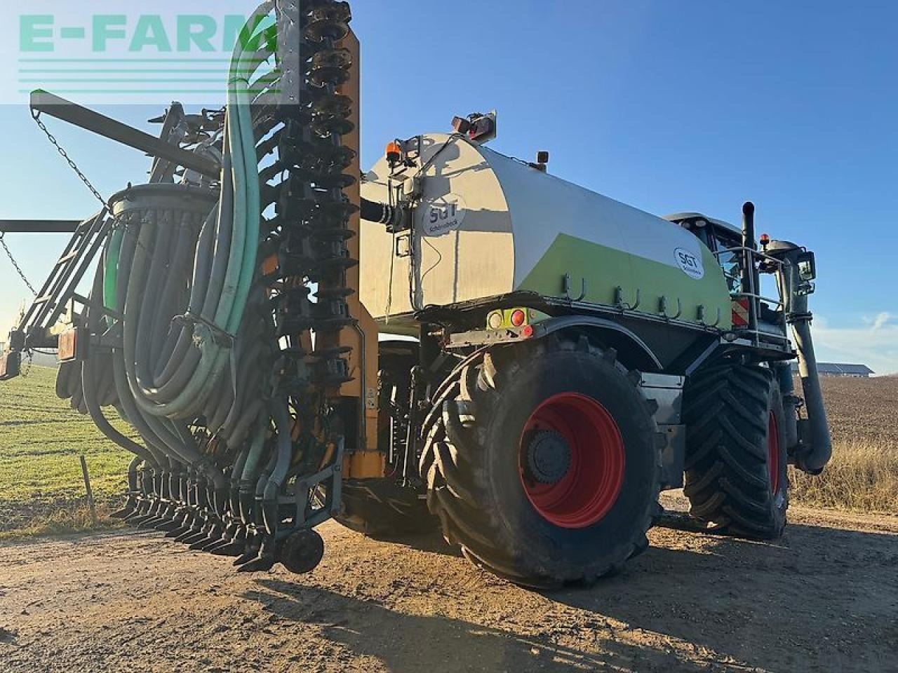 Tracteur agricole CLAAS xerion 3800 saddle trac mit sgt gülleaufbau SADDLE TRAC: photos 6