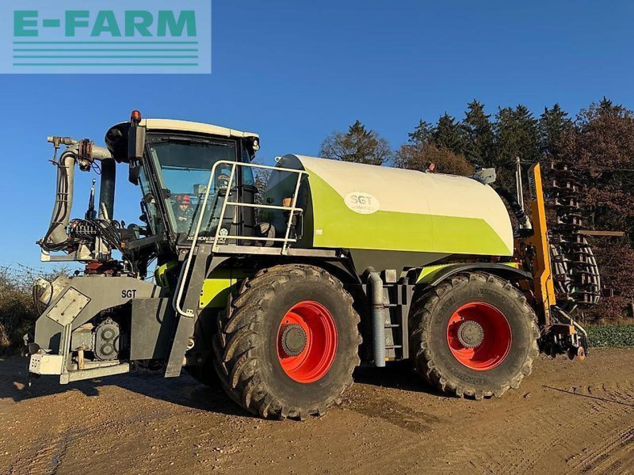 Tracteur agricole CLAAS xerion 3800 saddle trac mit sgt gülleaufbau SADDLE TRAC: photos 13