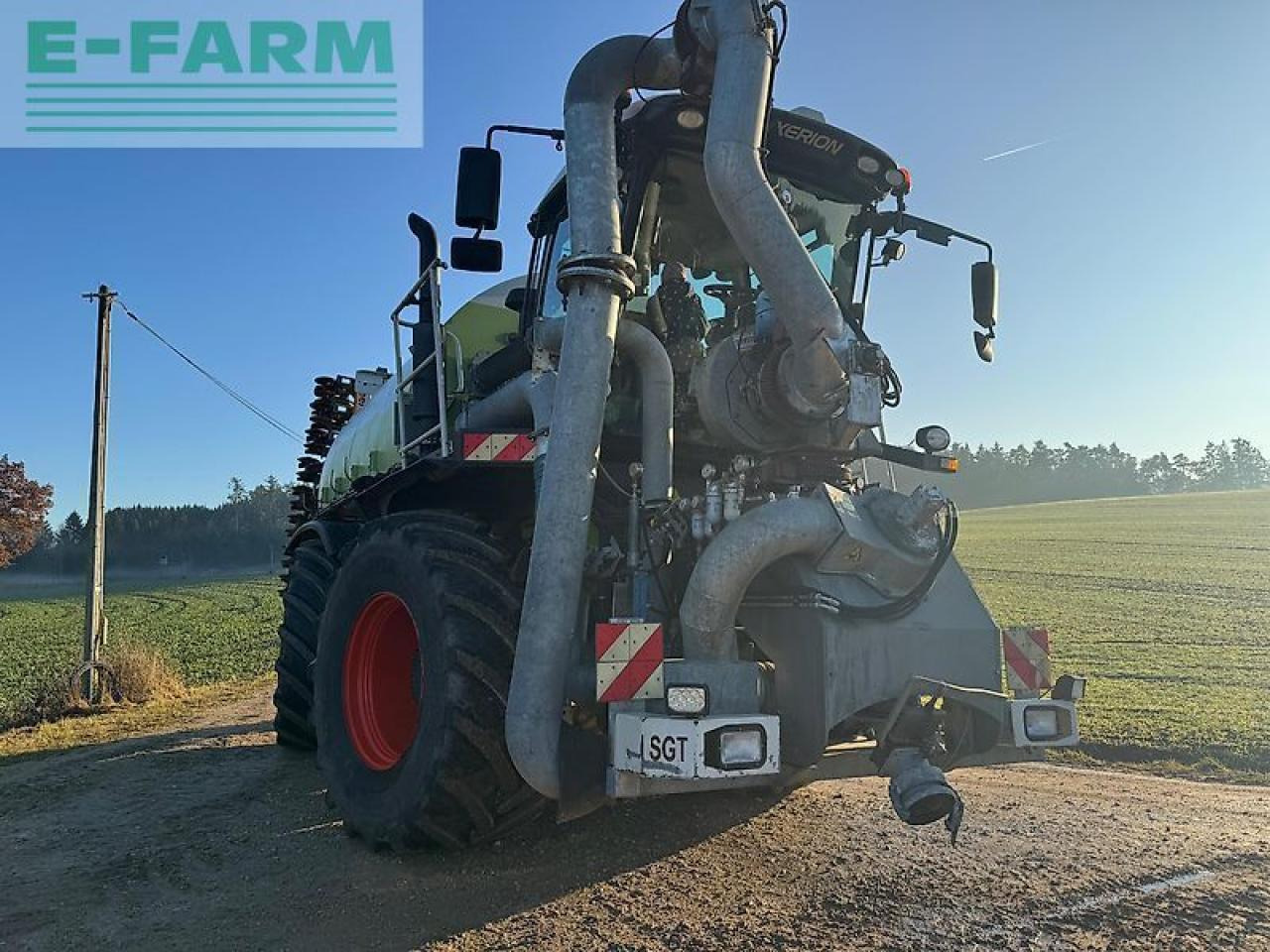 CLAAS xerion 3800 saddle trac mit sgt gülleaufbau SADDLE TRAC - Tracteur agricole: photos 3 CLAAS xerion 3800 saddle trac mit sgt gülleaufbau SADDLE TRAC - Tracteur agricole: photos 3