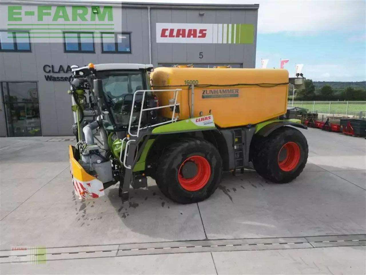 CLAAS xerion 4000 saddle trac SADDLE TRAC - Pulvé automoteur: photos 2 CLAAS xerion 4000 saddle trac SADDLE TRAC - Pulvé automoteur: photos 2
