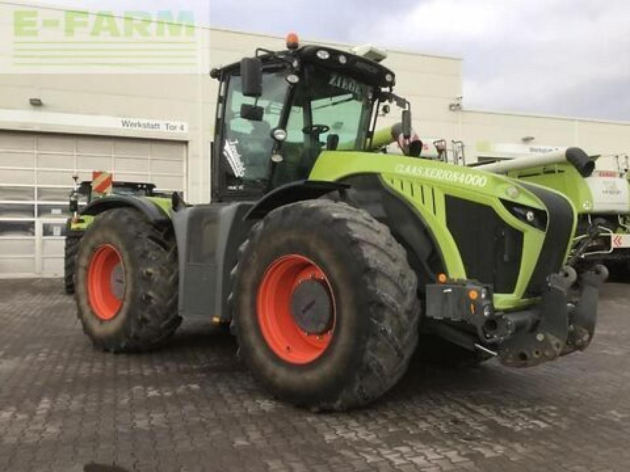 CLAAS xerion 4000 trac vc TRAC VC - Tracteur agricole: photos 2 CLAAS xerion 4000 trac vc TRAC VC - Tracteur agricole: photos 2