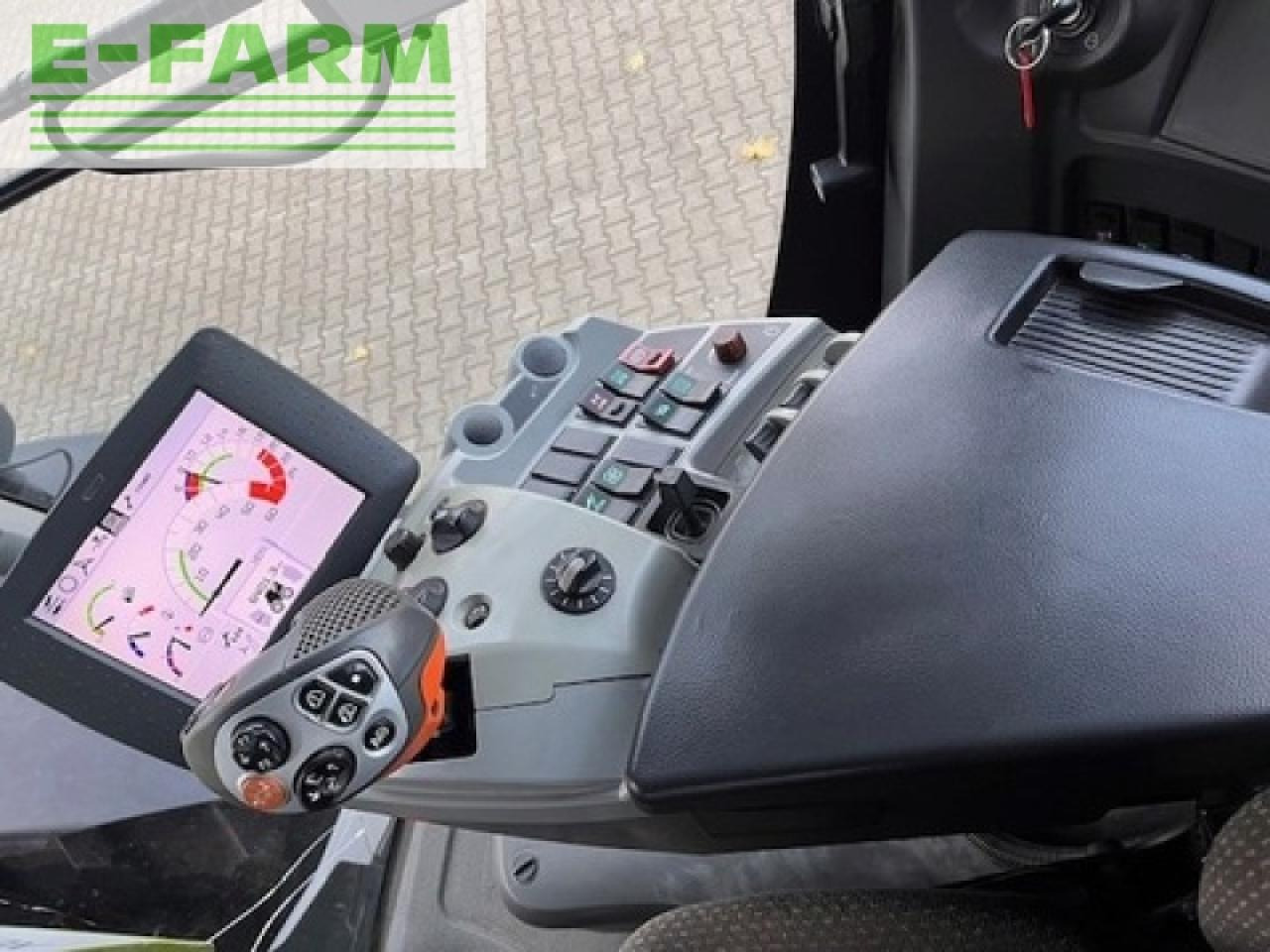 CLAAS xerion 4000 trac vc TRAC VC - Tracteur agricole: photos 5 CLAAS xerion 4000 trac vc TRAC VC - Tracteur agricole: photos 5