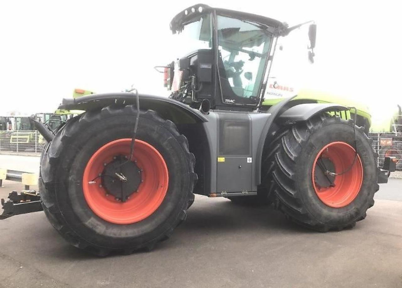 CLAAS xerion 5000 trac - Tracteur agricole: photos 4 CLAAS xerion 5000 trac - Tracteur agricole: photos 4