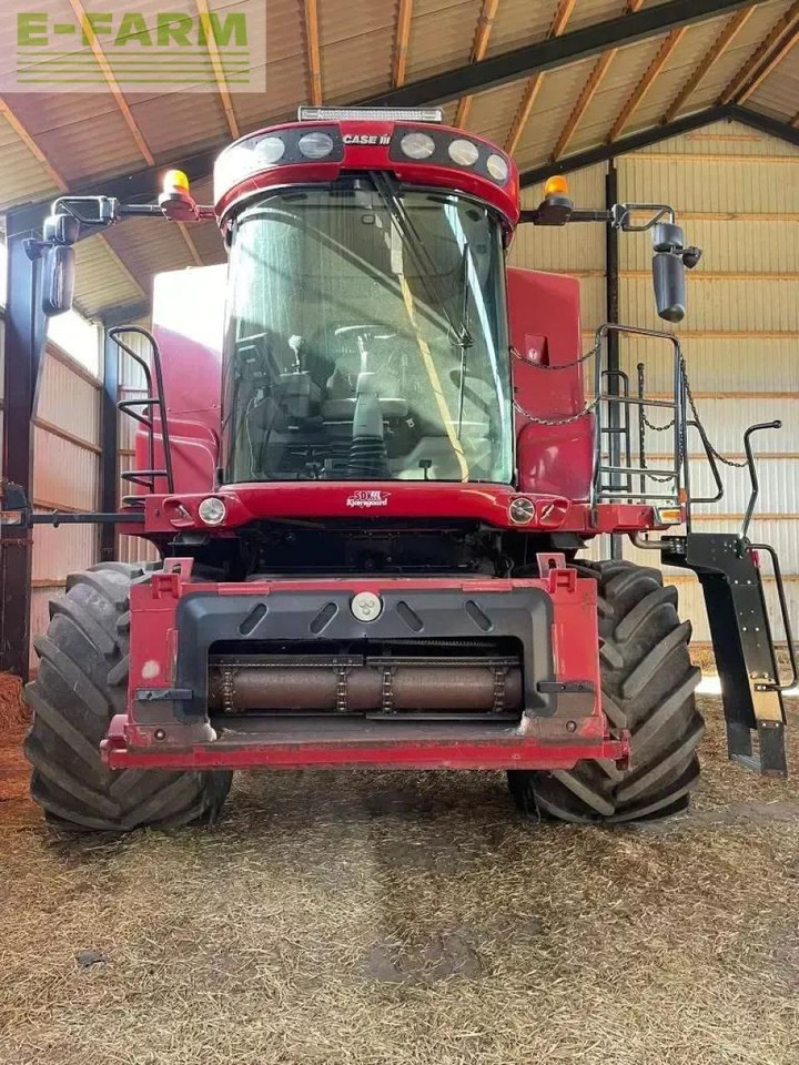 Case-IH 8010 - Moissonneuse-batteuse: photos 3 Case-IH 8010 - Moissonneuse-batteuse: photos 3