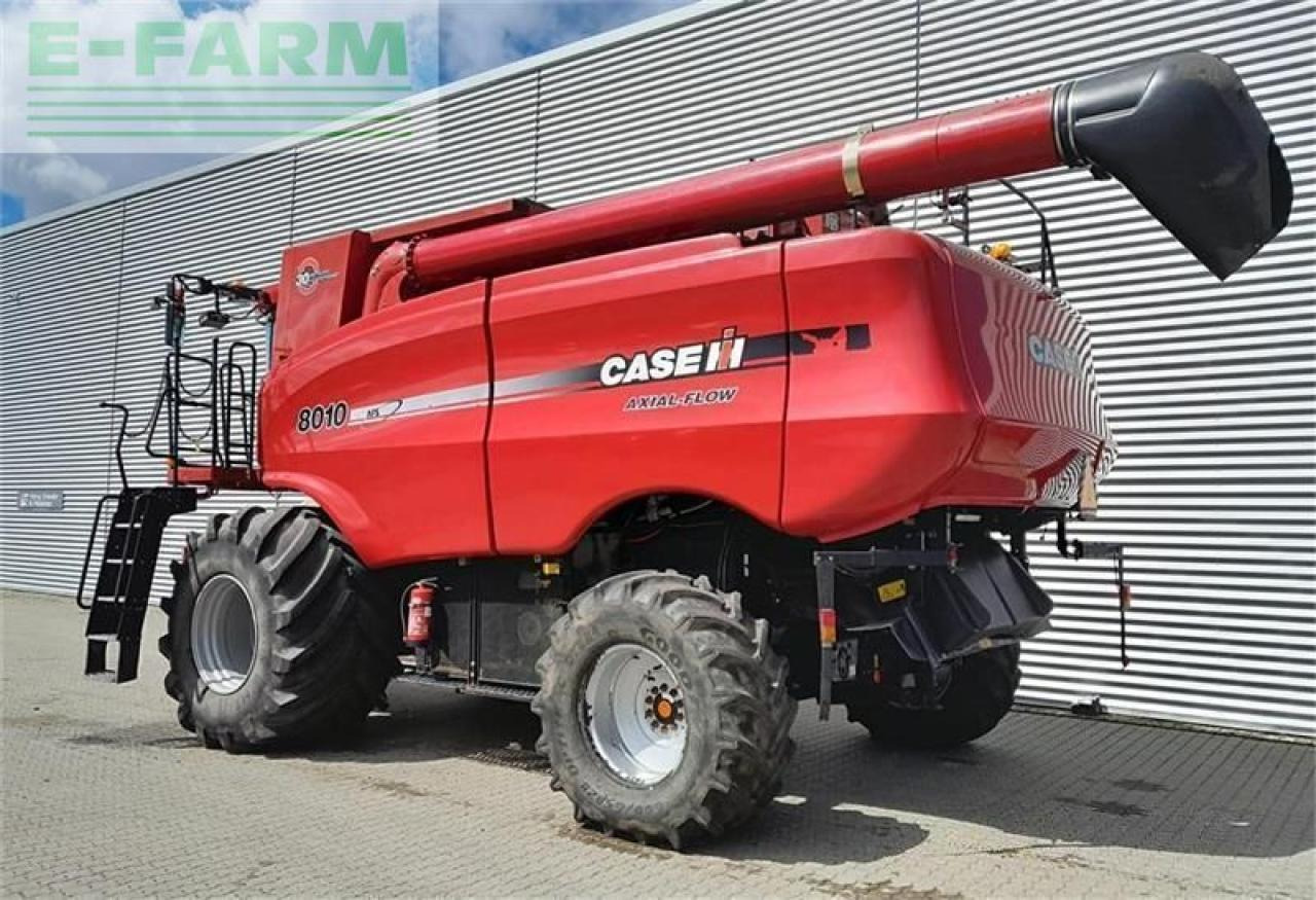 Moissonneuse-batteuse Case-IH 8010 med 30 fods skærebord: photos 6