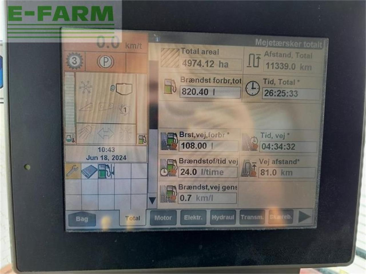 Moissonneuse-batteuse Case-IH 8010 med 30 fods skærebord: photos 16