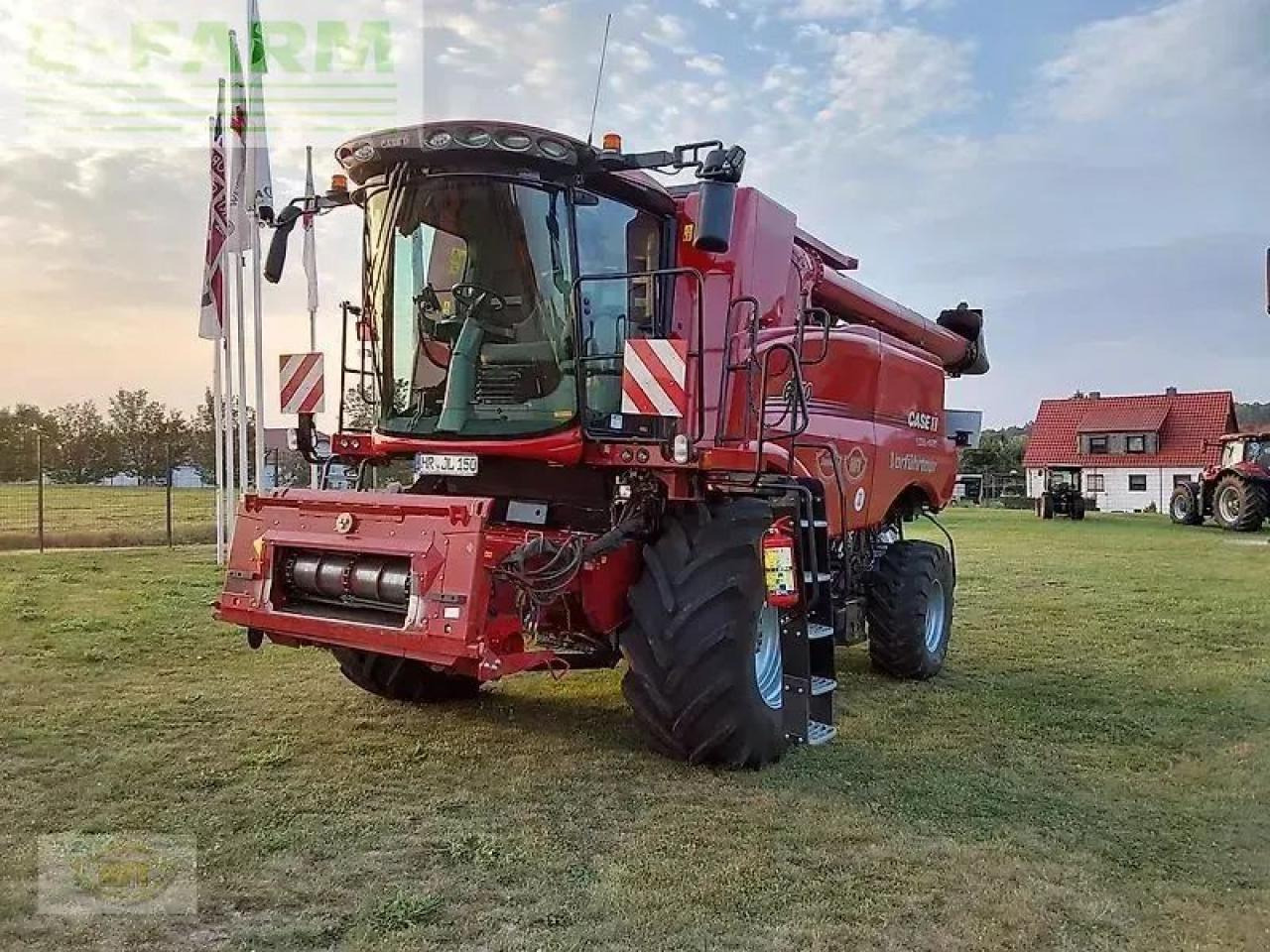 Case-IH axial-flow 6150 inkl. schneidwerk 7,62 m und wagen - Moissonneuse-batteuse: photos 1 Case-IH axial-flow 6150 inkl. schneidwerk 7,62 m und wagen - Moissonneuse-batteuse: photos 1