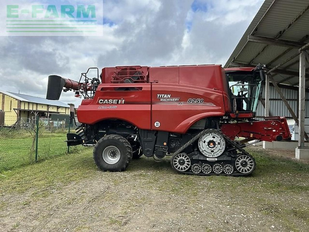 Case-IH axial flow 8250 st5 - Moissonneuse-batteuse: photos 3 Case-IH axial flow 8250 st5 - Moissonneuse-batteuse: photos 3
