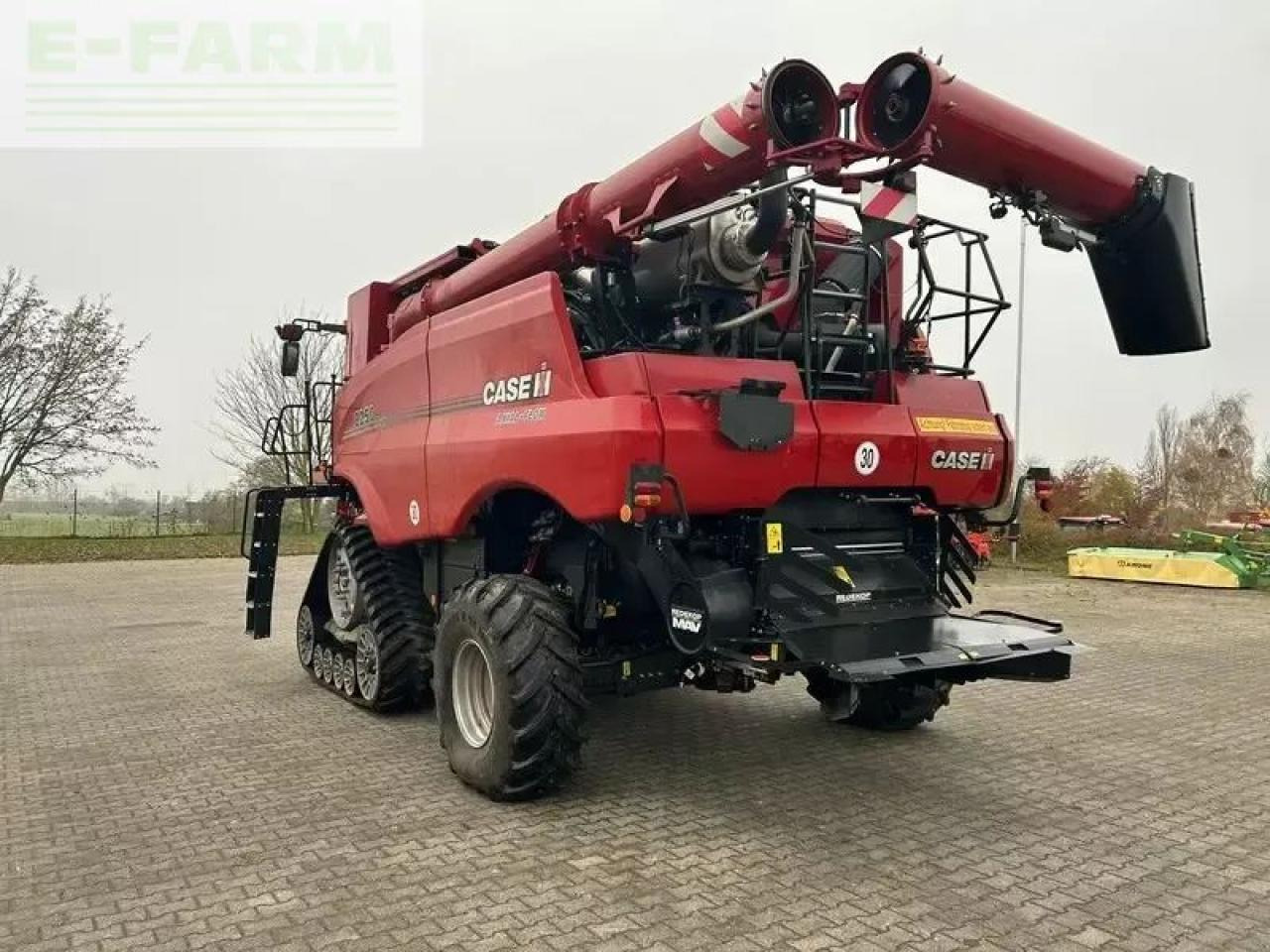 Case-IH axial flow 8250 st5 p - Moissonneuse-batteuse: photos 5 Case-IH axial flow 8250 st5 p - Moissonneuse-batteuse: photos 5
