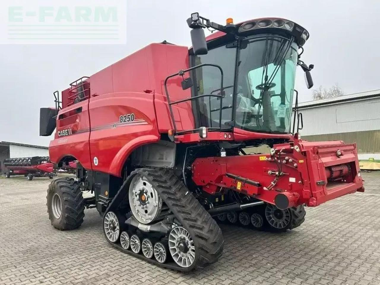 Case-IH axial flow 8250 st5 p - Moissonneuse-batteuse: photos 2 Case-IH axial flow 8250 st5 p - Moissonneuse-batteuse: photos 2