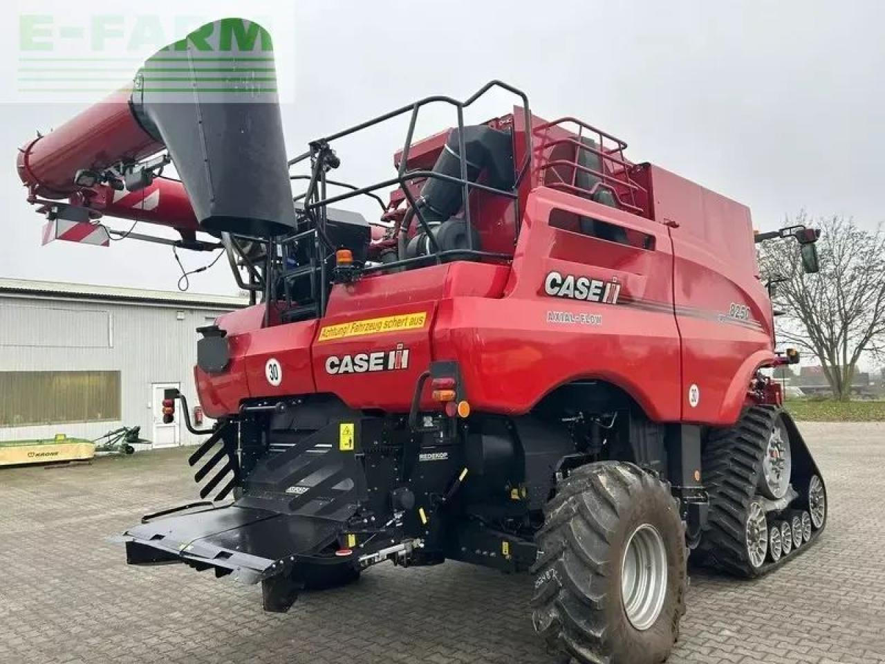 Case-IH axial flow 8250 st5 p - Moissonneuse-batteuse: photos 4 Case-IH axial flow 8250 st5 p - Moissonneuse-batteuse: photos 4