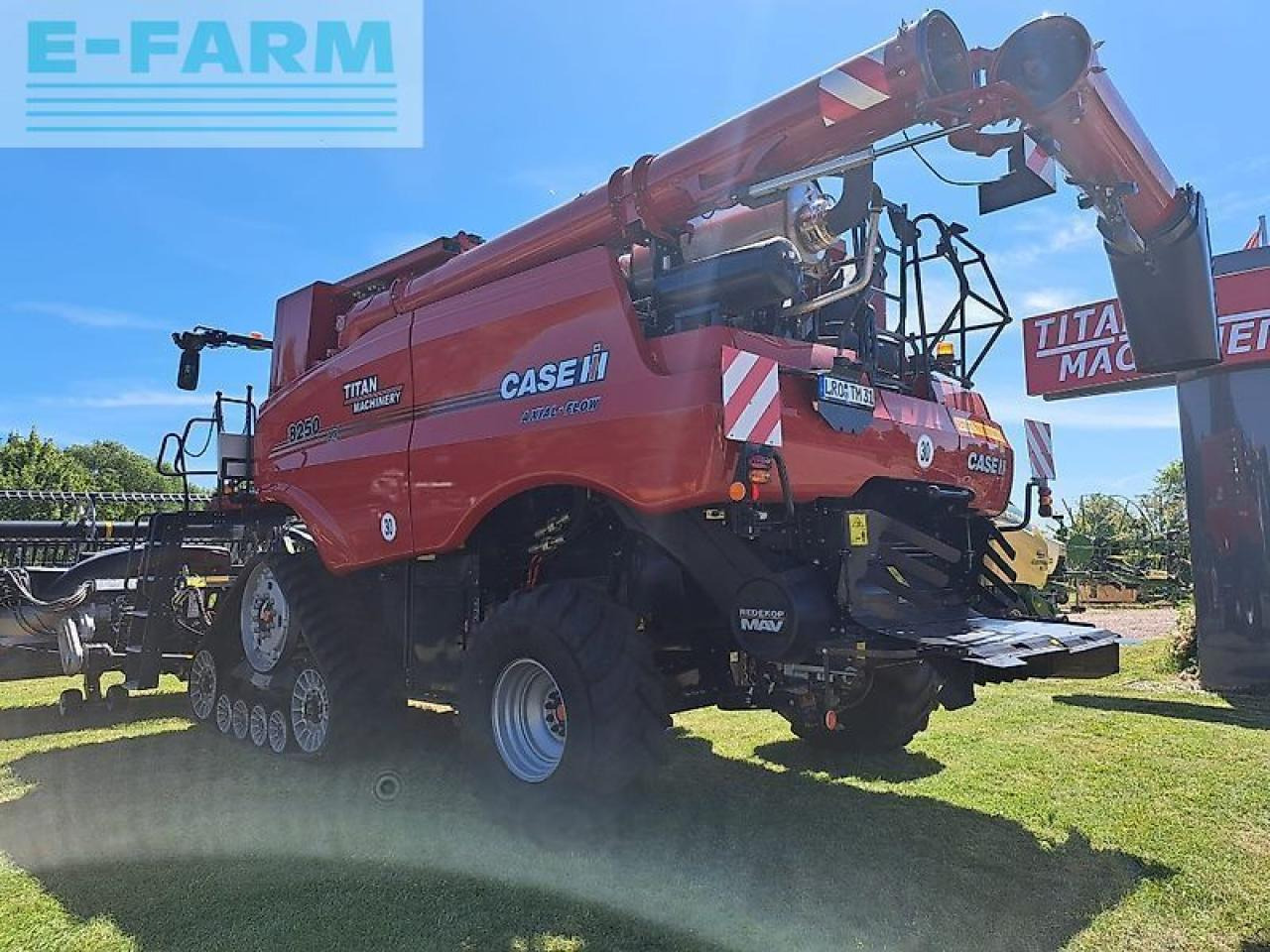 Case-IH case axial flow 8250 st5 p - Moissonneuse-batteuse: photos 5 Case-IH case axial flow 8250 st5 p - Moissonneuse-batteuse: photos 5