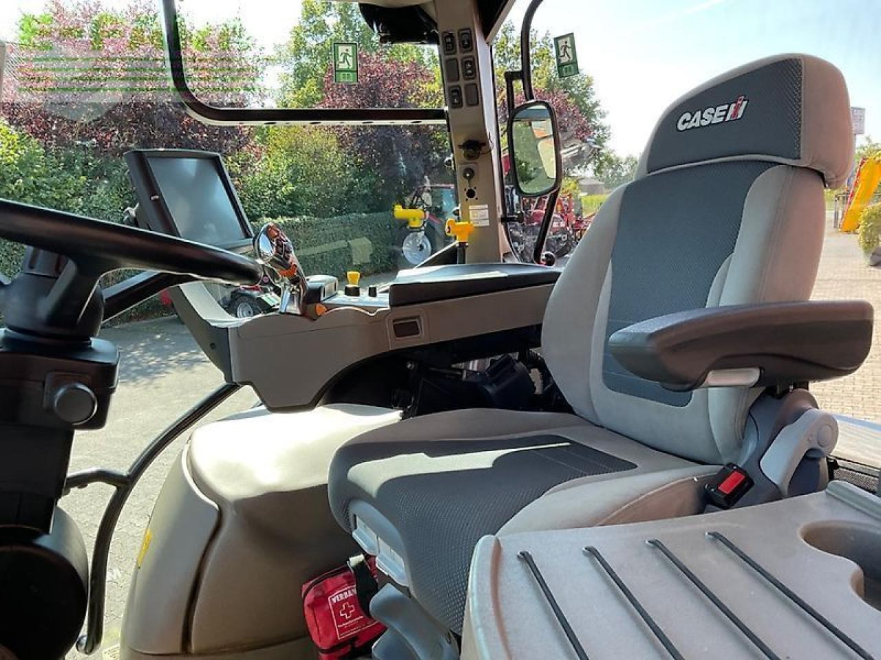 Case-IH maxxum 125 mc ad 8 - Tracteur agricole: photos 5 Case-IH maxxum 125 mc ad 8 - Tracteur agricole: photos 5