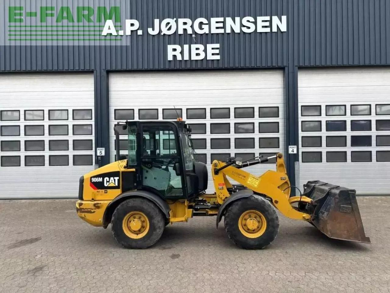 Caterpillar 906 m - Mini pelle: photos 1 Caterpillar 906 m - Mini pelle: photos 1