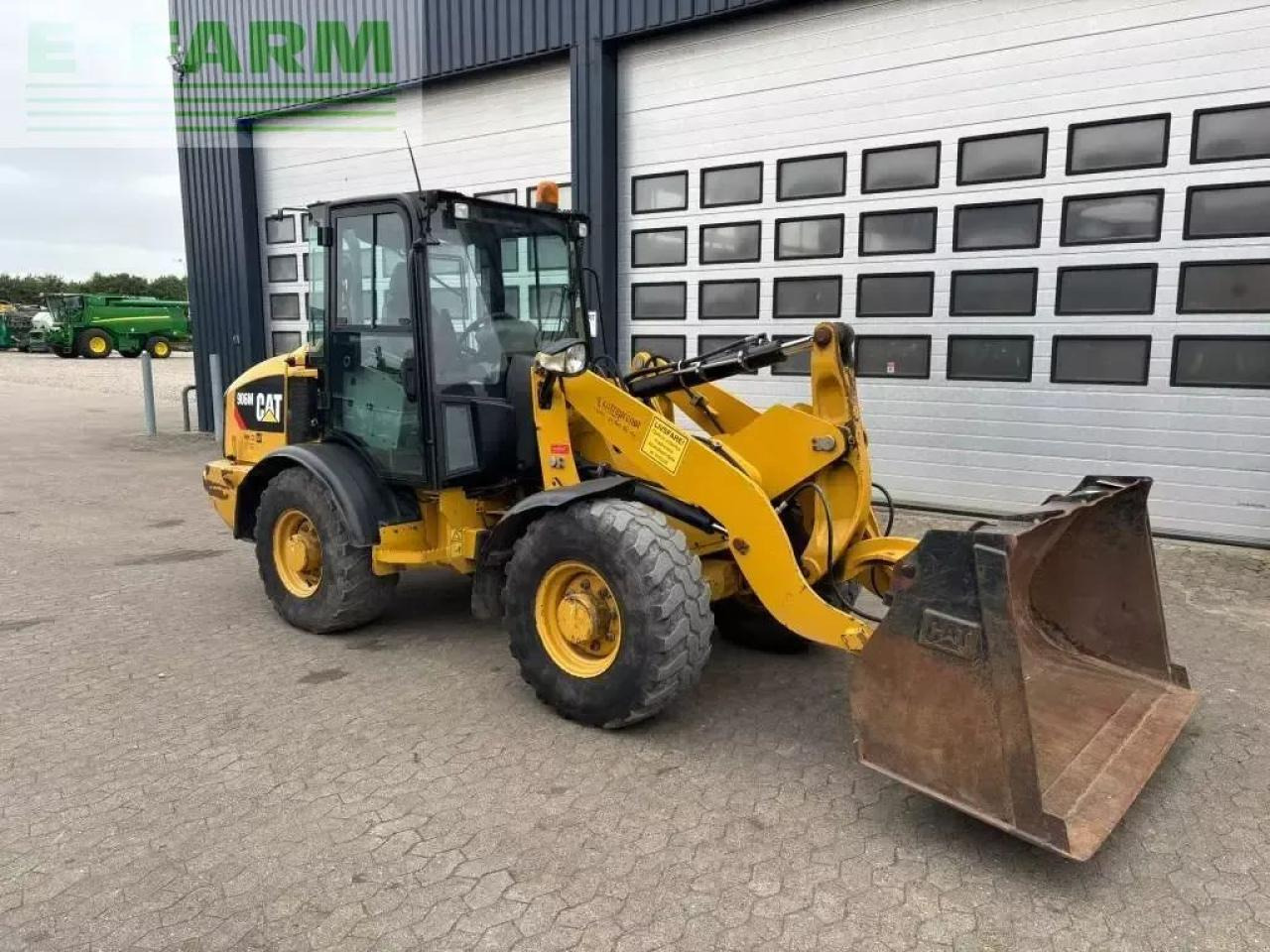 Caterpillar 906 m - Mini pelle: photos 4 Caterpillar 906 m - Mini pelle: photos 4