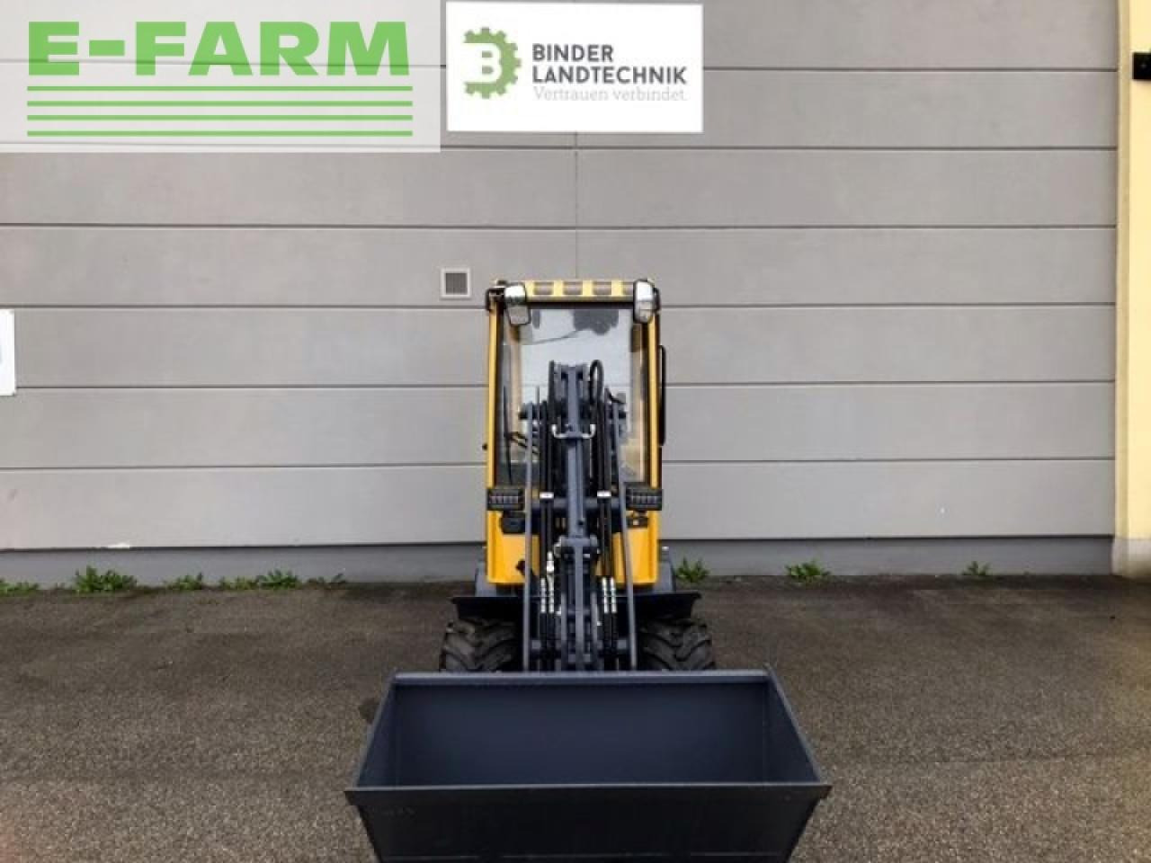 Eurotrac 810 / w11-c hoflader - Mini pelle: photos 3 Eurotrac 810 / w11-c hoflader - Mini pelle: photos 3