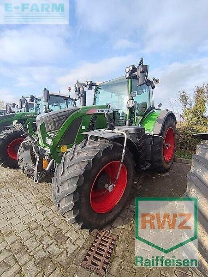Fendt 724 - Tracteur agricole: photos 1 Fendt 724 - Tracteur agricole: photos 1