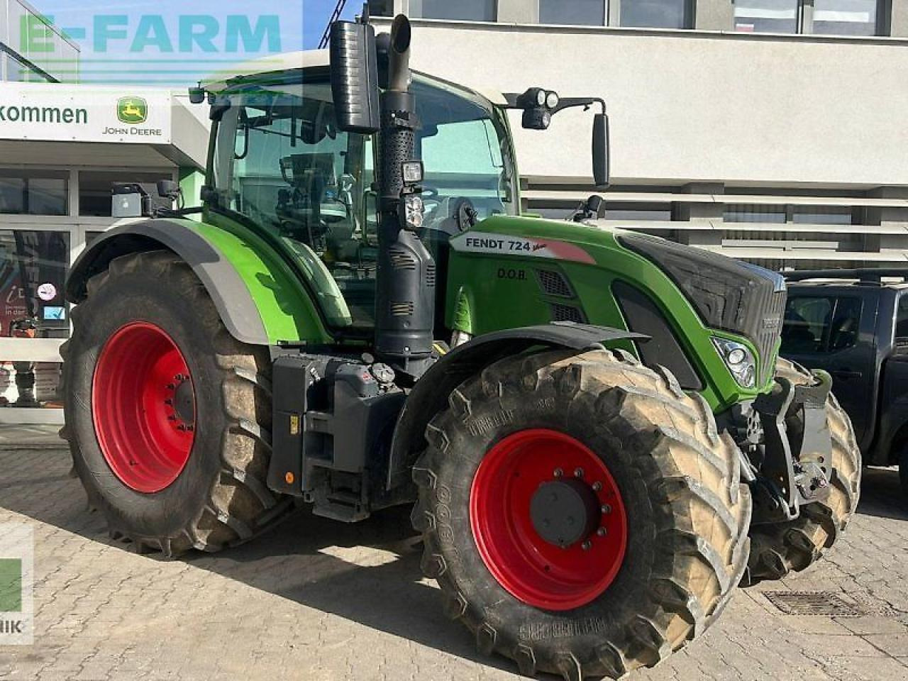 Fendt 724 vario profiplus ProfiPlus - Tracteur agricole: photos 1 Fendt 724 vario profiplus ProfiPlus - Tracteur agricole: photos 1