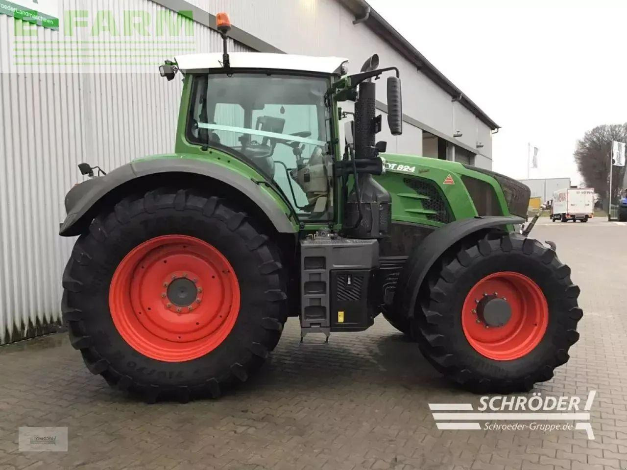 Fendt 824 s4 profi plus - Tracteur agricole: photos 2 Fendt 824 s4 profi plus - Tracteur agricole: photos 2