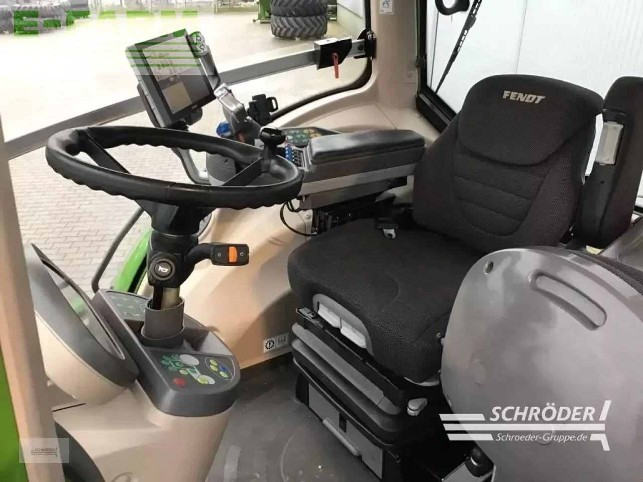 Fendt 824 s4 profi plus - Tracteur agricole: photos 5 Fendt 824 s4 profi plus - Tracteur agricole: photos 5