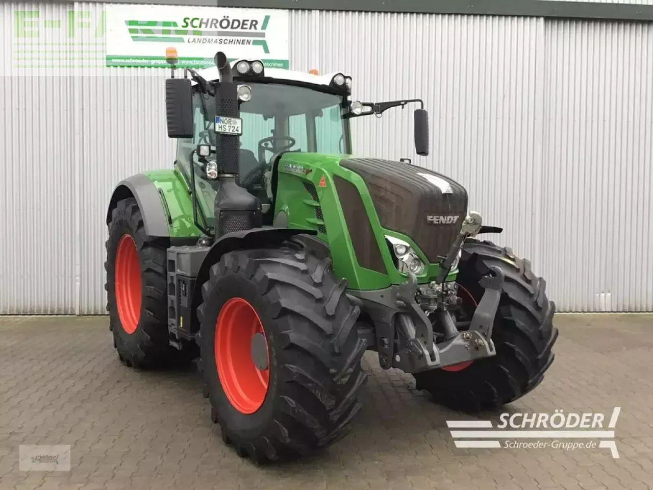 Fendt 824 s4 profi plus - Tracteur agricole: photos 1 Fendt 824 s4 profi plus - Tracteur agricole: photos 1