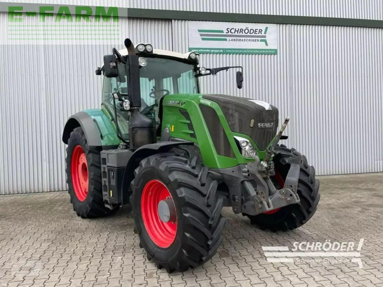 Fendt 824 vario s4 profi plus ProfiPlus - Tracteur agricole: photos 1 Fendt 824 vario s4 profi plus ProfiPlus - Tracteur agricole: photos 1
