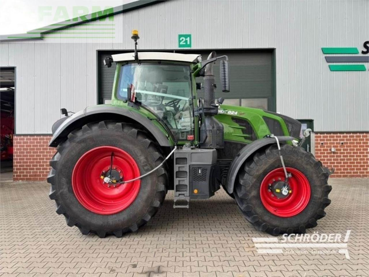 Fendt 824 vario s4 profi plus ProfiPlus - Tracteur agricole: photos 2 Fendt 824 vario s4 profi plus ProfiPlus - Tracteur agricole: photos 2