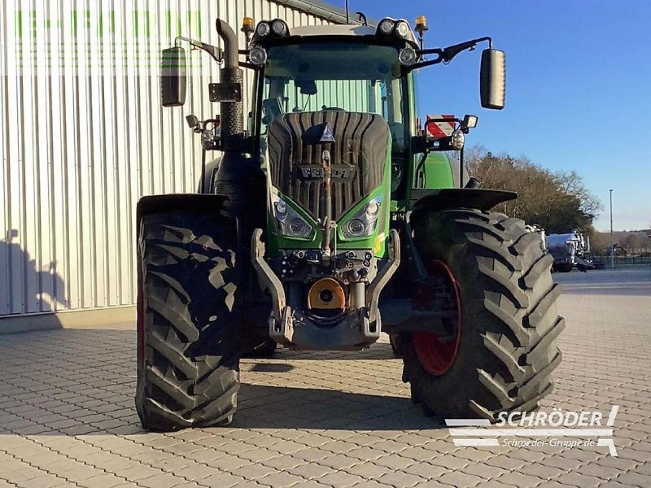 Fendt 824 vario s4 profi plus ProfiPlus - Tracteur agricole: photos 3 Fendt 824 vario s4 profi plus ProfiPlus - Tracteur agricole: photos 3