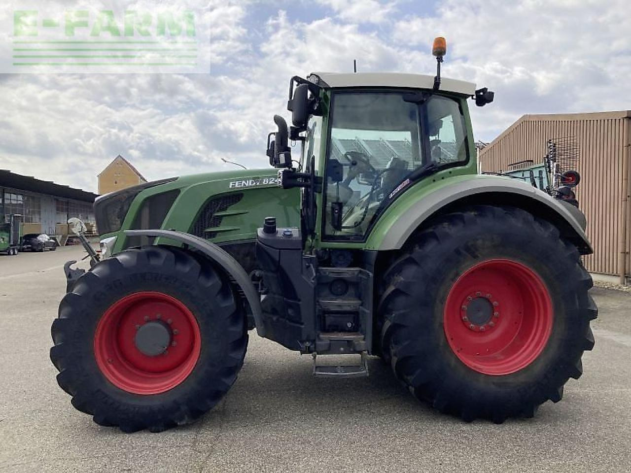 Fendt 824 vario s4 profi plus ProfiPlus - Tracteur agricole: photos 3 Fendt 824 vario s4 profi plus ProfiPlus - Tracteur agricole: photos 3