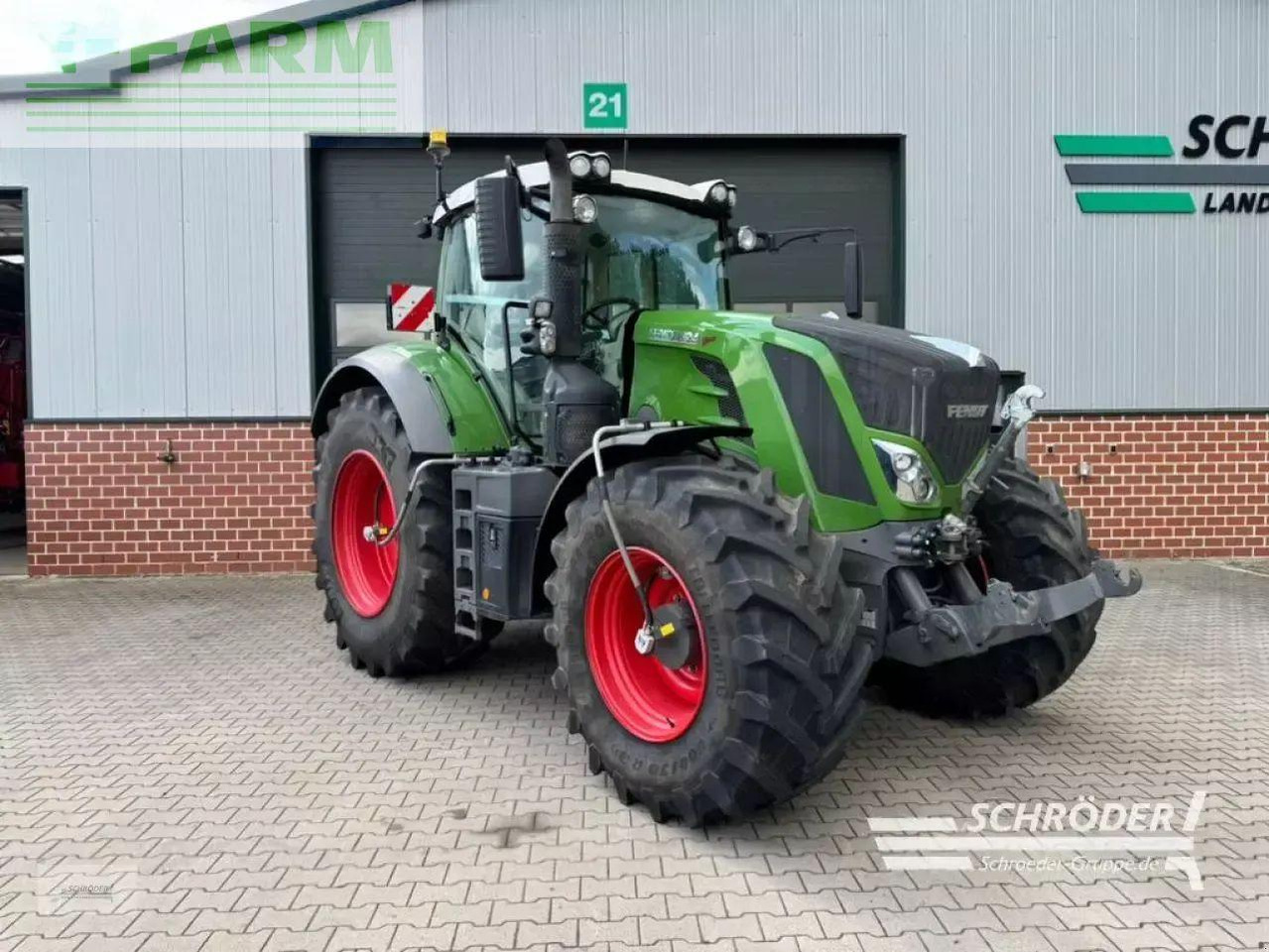 Fendt 824 vario s4 profi plus ProfiPlus - Tracteur agricole: photos 1 Fendt 824 vario s4 profi plus ProfiPlus - Tracteur agricole: photos 1