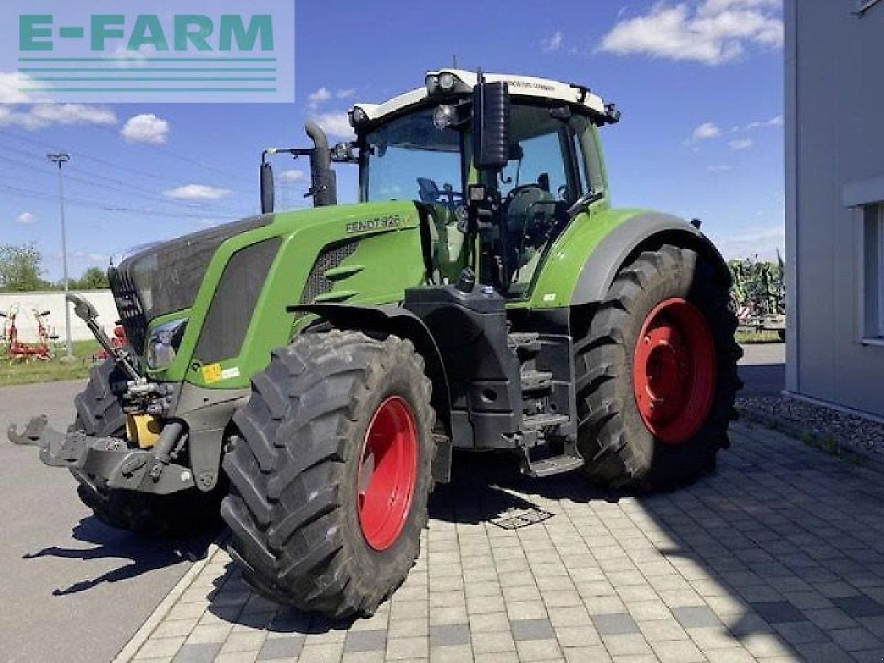Fendt 826 vario s4 profi+ ProfiPlus - Tracteur agricole: photos 1 Fendt 826 vario s4 profi+ ProfiPlus - Tracteur agricole: photos 1