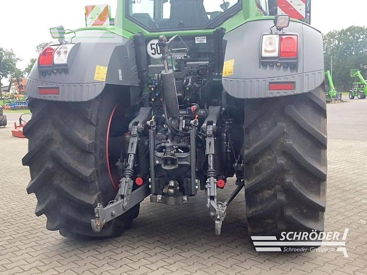 Fendt 826 vario s4 profi plus ProfiPlus - Tracteur agricole: photos 4 Fendt 826 vario s4 profi plus ProfiPlus - Tracteur agricole: photos 4