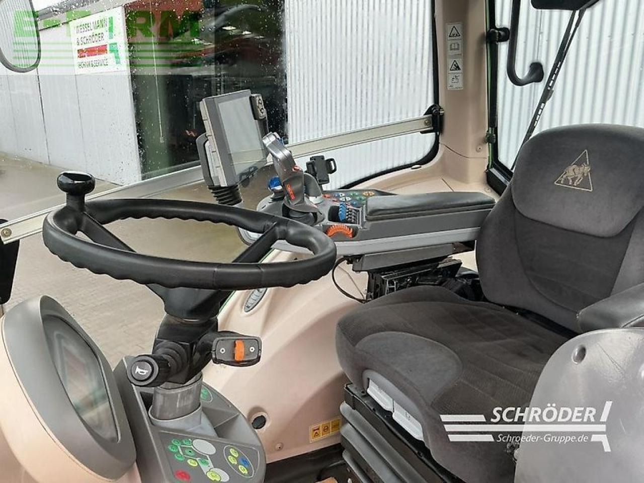 Fendt 828 s4 profi plus - Tracteur agricole: photos 2 Fendt 828 s4 profi plus - Tracteur agricole: photos 2