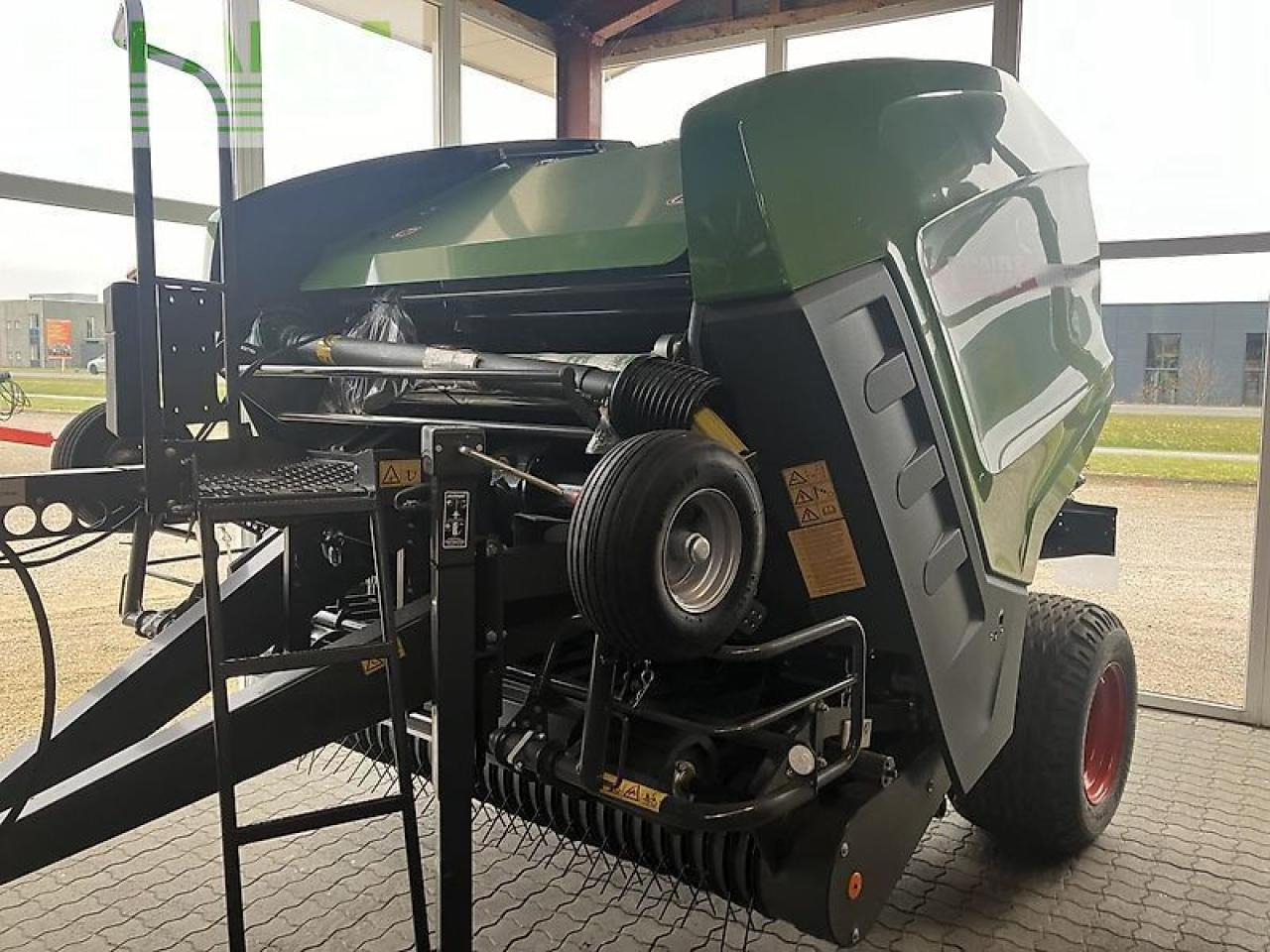 Fendt rotana 130f - Presse à balles cubiques: photos 4 Fendt rotana 130f - Presse à balles cubiques: photos 4